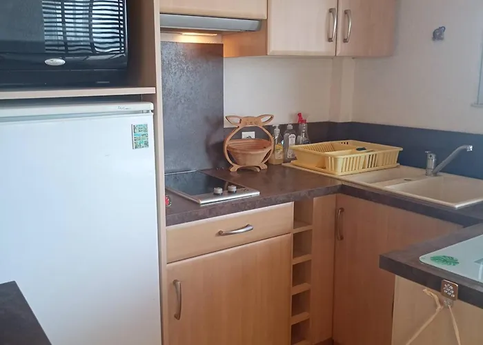 Apartment Climatise, Renove, 4 Pers, Proche Et Commerces - Fr-1-696-95 *